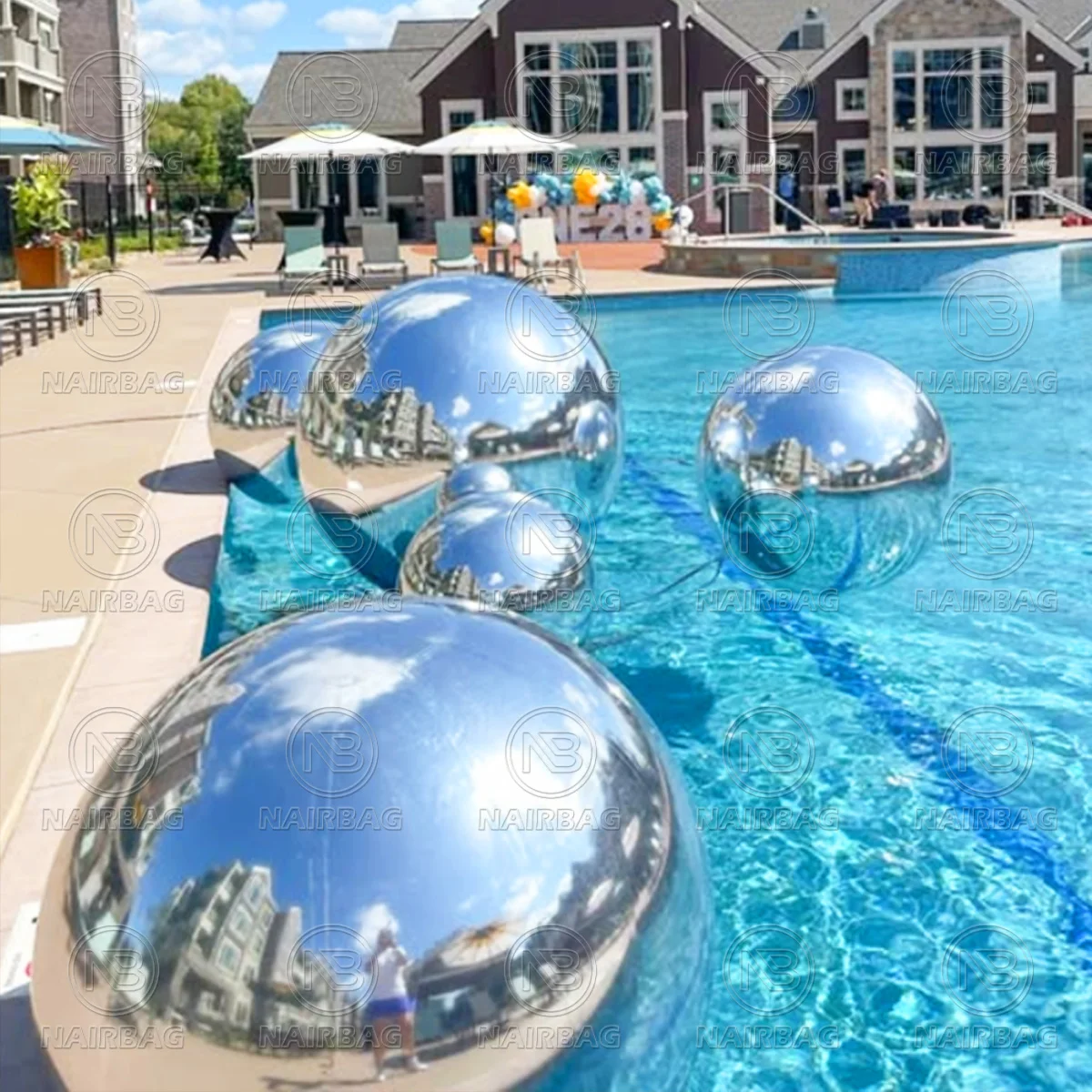 Nairbag Srebrna Dmuchana Kula Lustrzana Pływająca Duża Błyszcząca Kula Dwuwarstwowa PVC Złota Balonowa Kula Lustrzana na Dekoracje Świąteczne