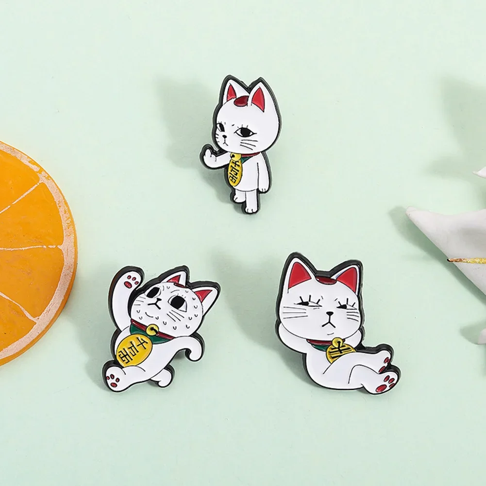 توربو الجدة القط التجسس أنيمي المينا دبوس الكرتون القط تشغيل مع الاصبع الوسطى شارة طية صدر السترة مضحك بروش المجوهرات هدية #3