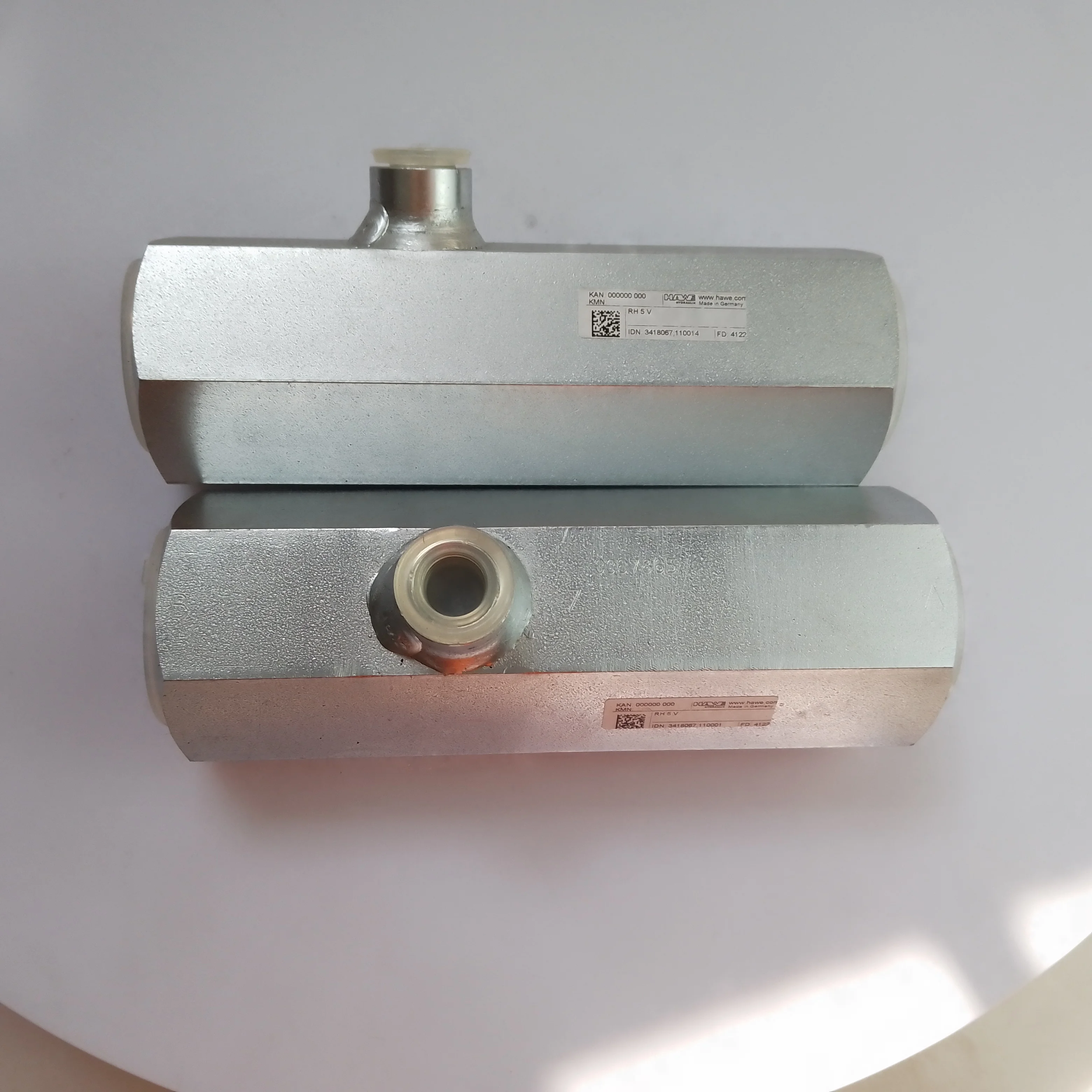 r  h HAWE  Releasable Check Valve r  h5V