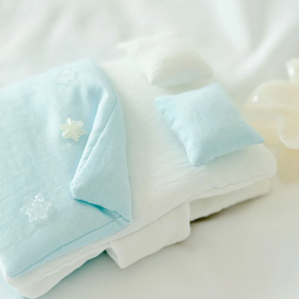 Kawaii Bed Style A5/A6 Book Cover – Cotton Yarn Snowflake Notebook Sleeve with Mini Pillows