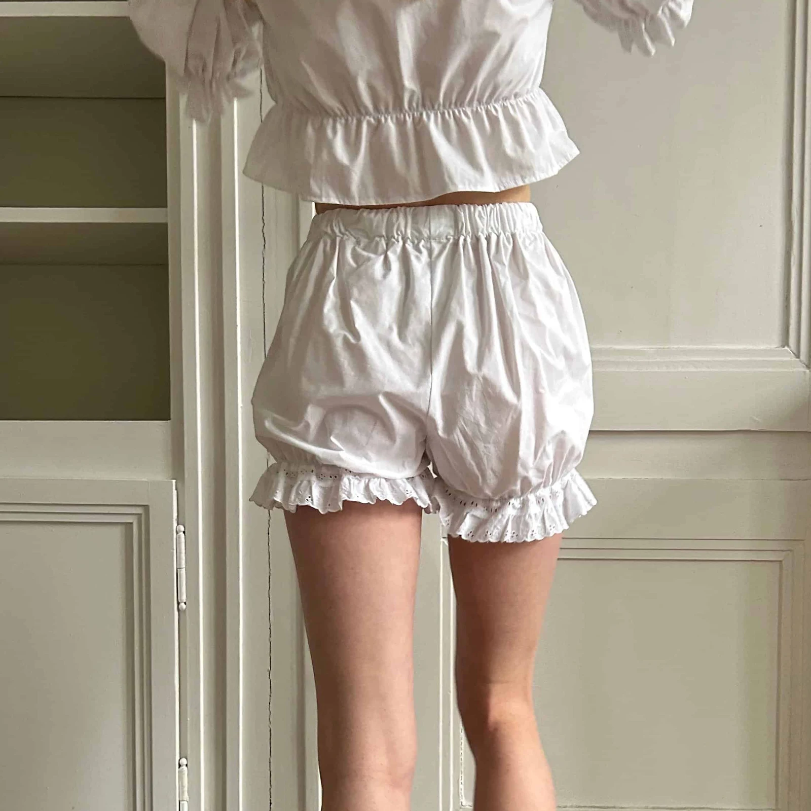 Gaono Y2K Cute Shorts Women\'s Bloomers Loose Eyelet Embroidery Elastic Waist Ruffled Trim Bubble Lounge Shorts for Summer