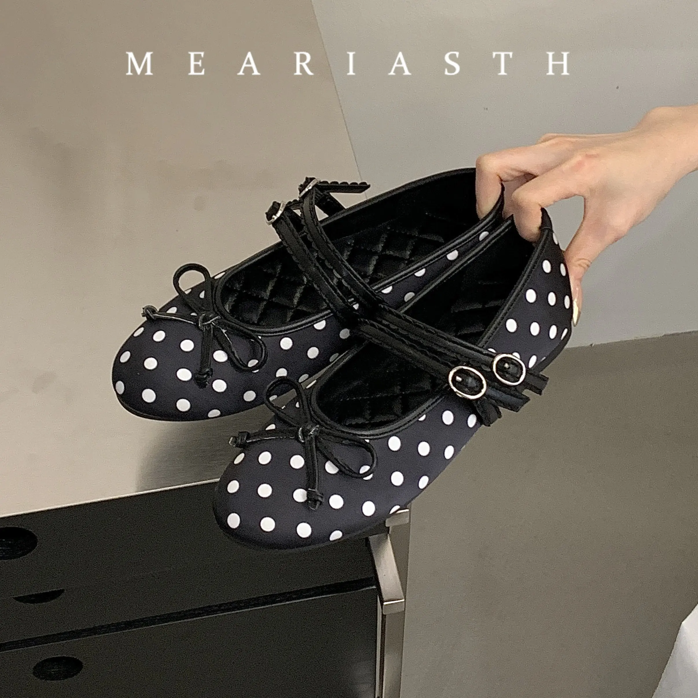 

2026 Spring New Dot pattern Women's Ballet Flats Retro Double Belt Buckle Decoration Casual High Quality Lady Mary Jane Shoes