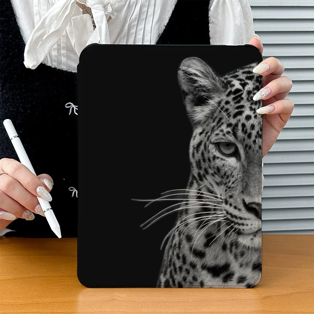 Cheetah Dark Leopard Print Tablet Cover For iPad Pro 13 11th M5 M4 12.9 A16 8 7 9th 10th Air 11 M2 M3 MINI Anti-fall Rotate Case