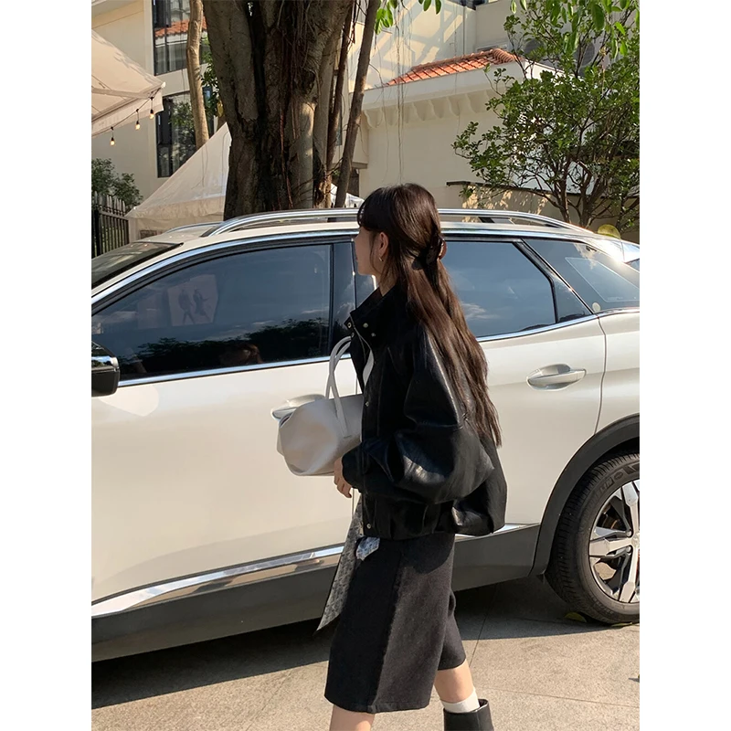 แจ็คเก็ตหนัง PU สีดำสำหรับผู้หญิง สไตล์สตรีทแวร์ คอตั้ง เสื้อคลุมมอเตอร์ไซค์ ฤดูใบไม้ร่วง สไตล์ฮาราจูกุ เกาหลี ซิป แขนยาว เสื้อคลุมตัวนอก ใหม่