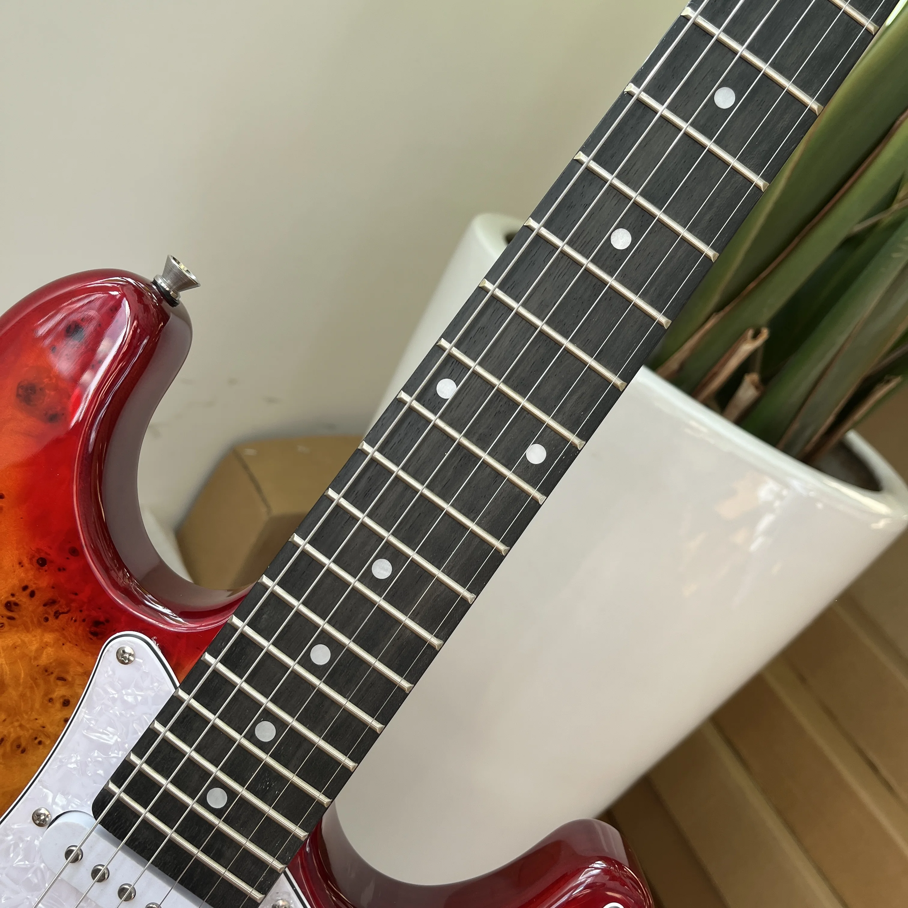 جيتار كهربائي برتقالي مصنوع احترافيًا مصنوع من جسم الماهوجني ولوحة أصابع من خشب الورد. شحن مجاني.