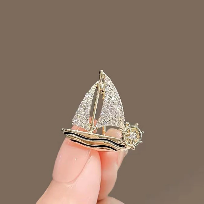 Simple Shiny Zircon Sailboat Brooches Pin For Women Fashion Anchor Boat Badge Shirt Lapel Pin Jewelry