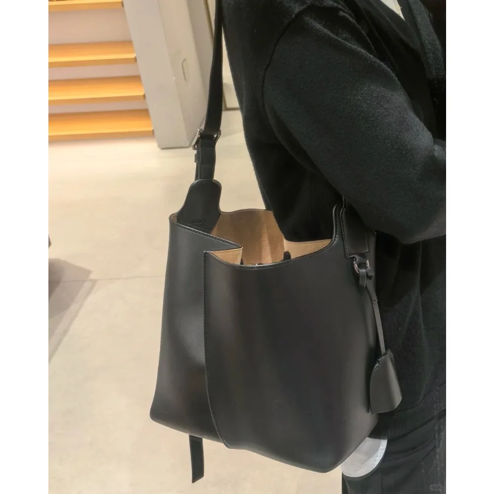 New Bottle Opener Suede and Cowhide Versatile High-end  Bucket Tote Bag Single ShoulderLight Luxury Leather Oblique Span Women