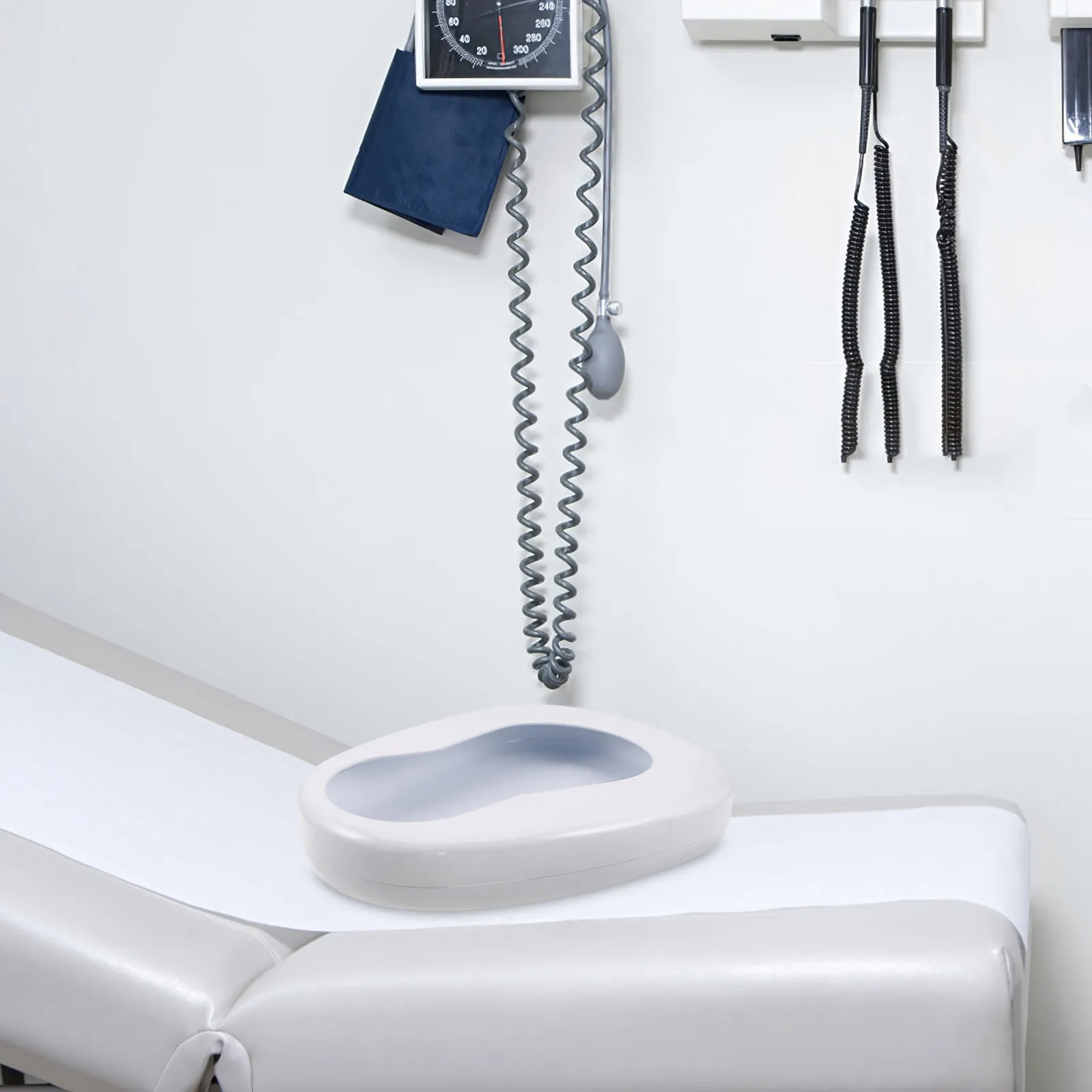 Metal Bedpan for Bedridden Elderly Women Men Portable Spill-Proof Lightweight Urinal Potty Home Hospital Travel Care Solution