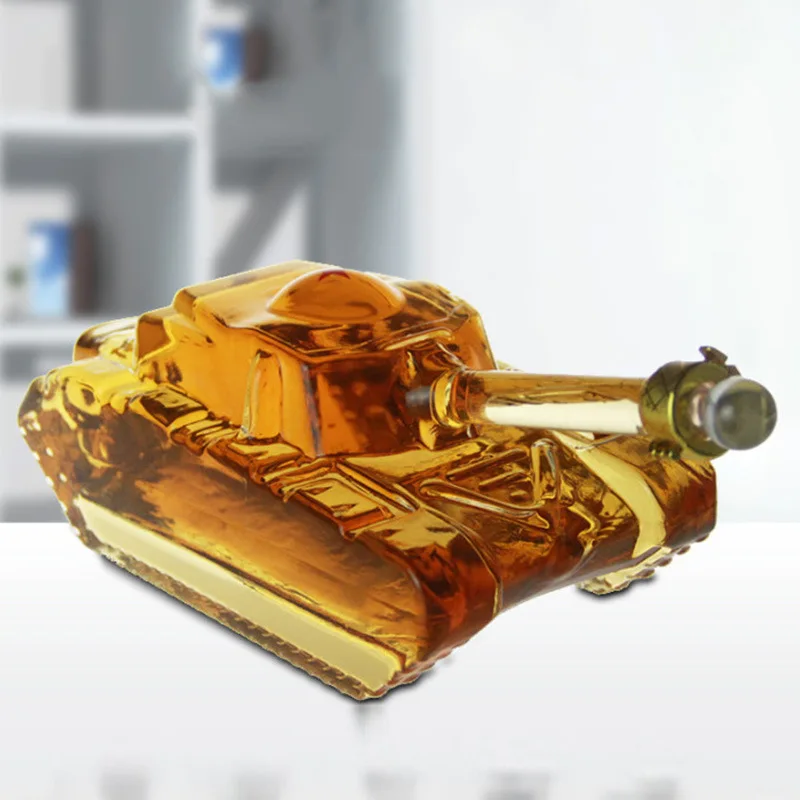 

Роскошная бутылка для виски-танки — уникальный, высококачественный дизайн для любителей виски, идеально подходит для сбора, подарков и особых случаев