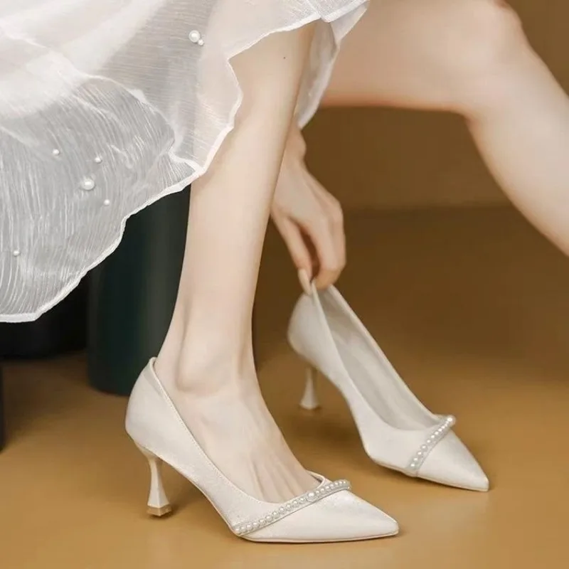 Elegant White Pearl Crystal Wedding Shoes Women's Shoes Summer Season Rubber Upper Material Feeling Saturated