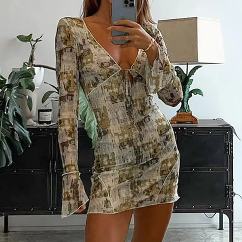 Robe rétro à imprimé floral pour femmes, Sexy, Y2K, décolleté en V profond, épissure, manches longues, bord à volants, Style court, enveloppant les hanches, nouvelle collection 2025