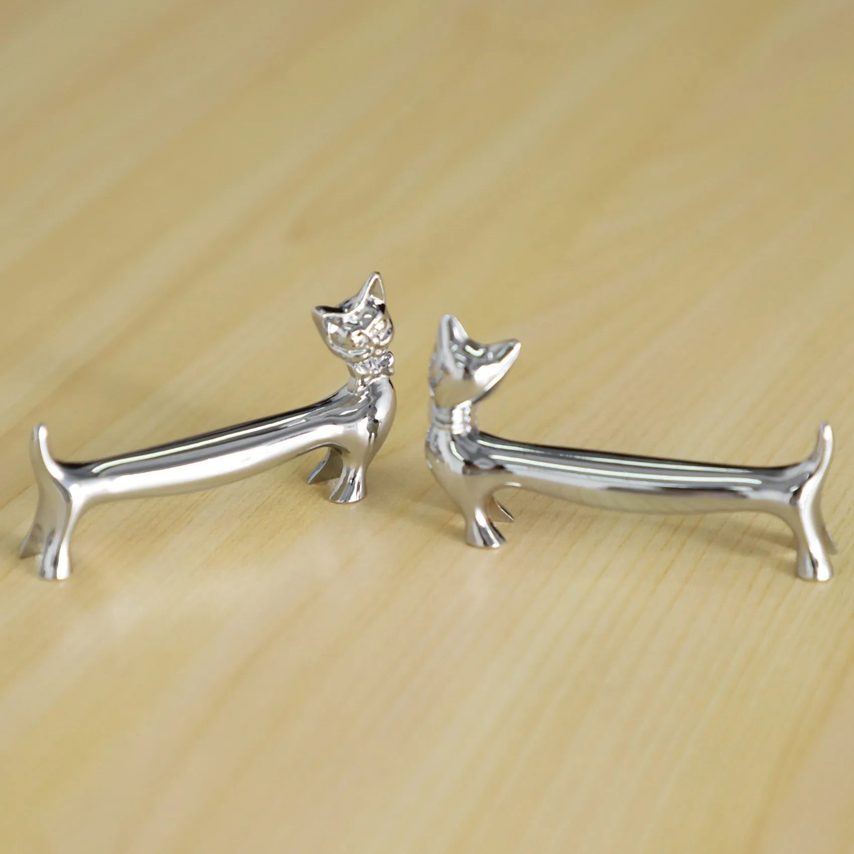 ABBN-Pack da 5 pezzi in lega di zinco, bacchette, cucchiaio, forchette, coltelli, set di supporti per stoviglie, supporto per gatti con papillon in argento
