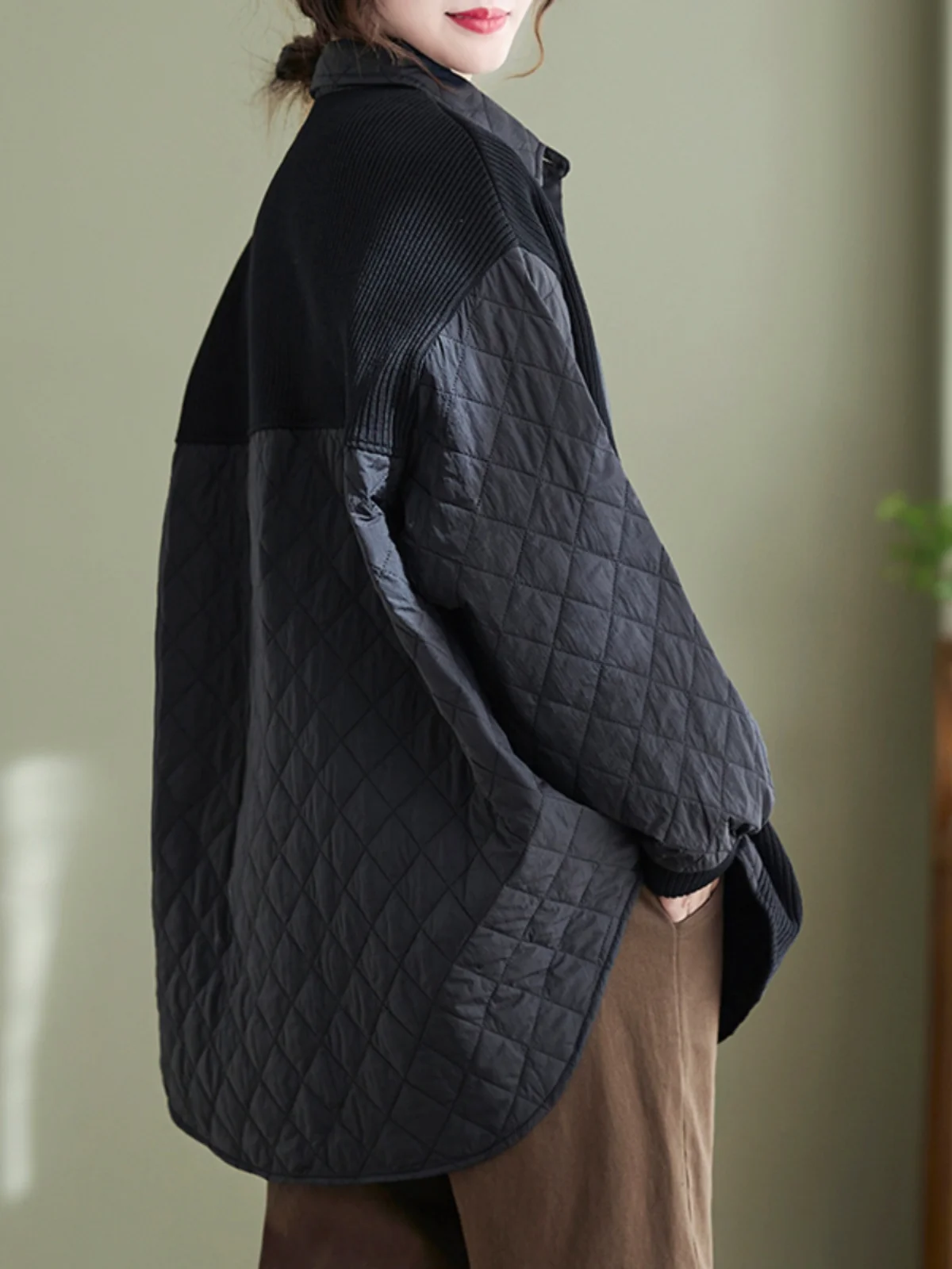 เสื้อคลุมผู้หญิงทรงหลวม คอปก ลายเรขาคณิตสไตล์เรโทร ผ้าถักผสมฝ้าย แต่งกระดุม