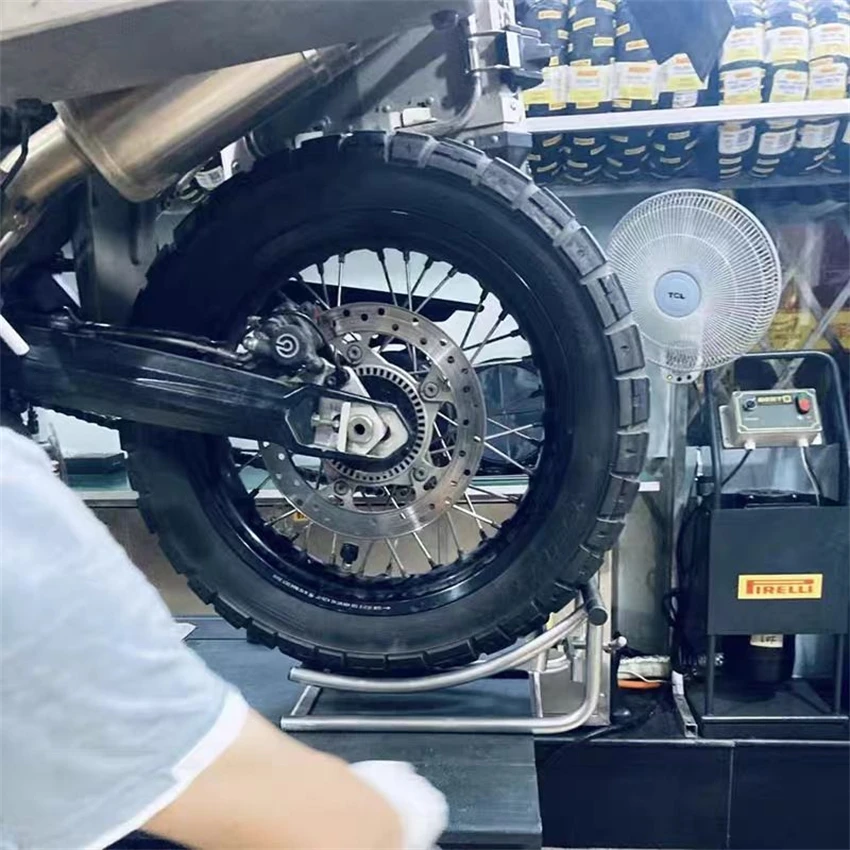 الفولاذ المقاوم للصدأ دراجة نارية الإطارات الخلفية استبدال جهاز مساعد صيانة أداة رفع آلة لرفع الإطار #2