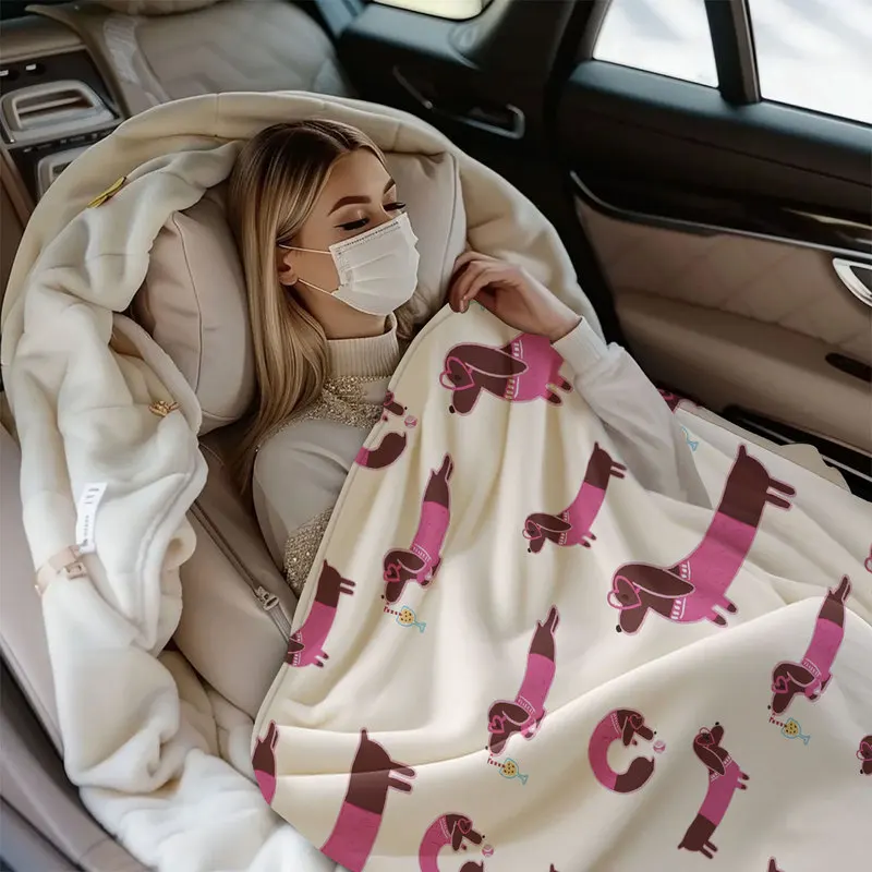 Cartoon Sausage Dog Print Flannel Blanket, Pink Brown Comfortable Dachshund Pattern for Home or Travel, Suitable for All Seasons