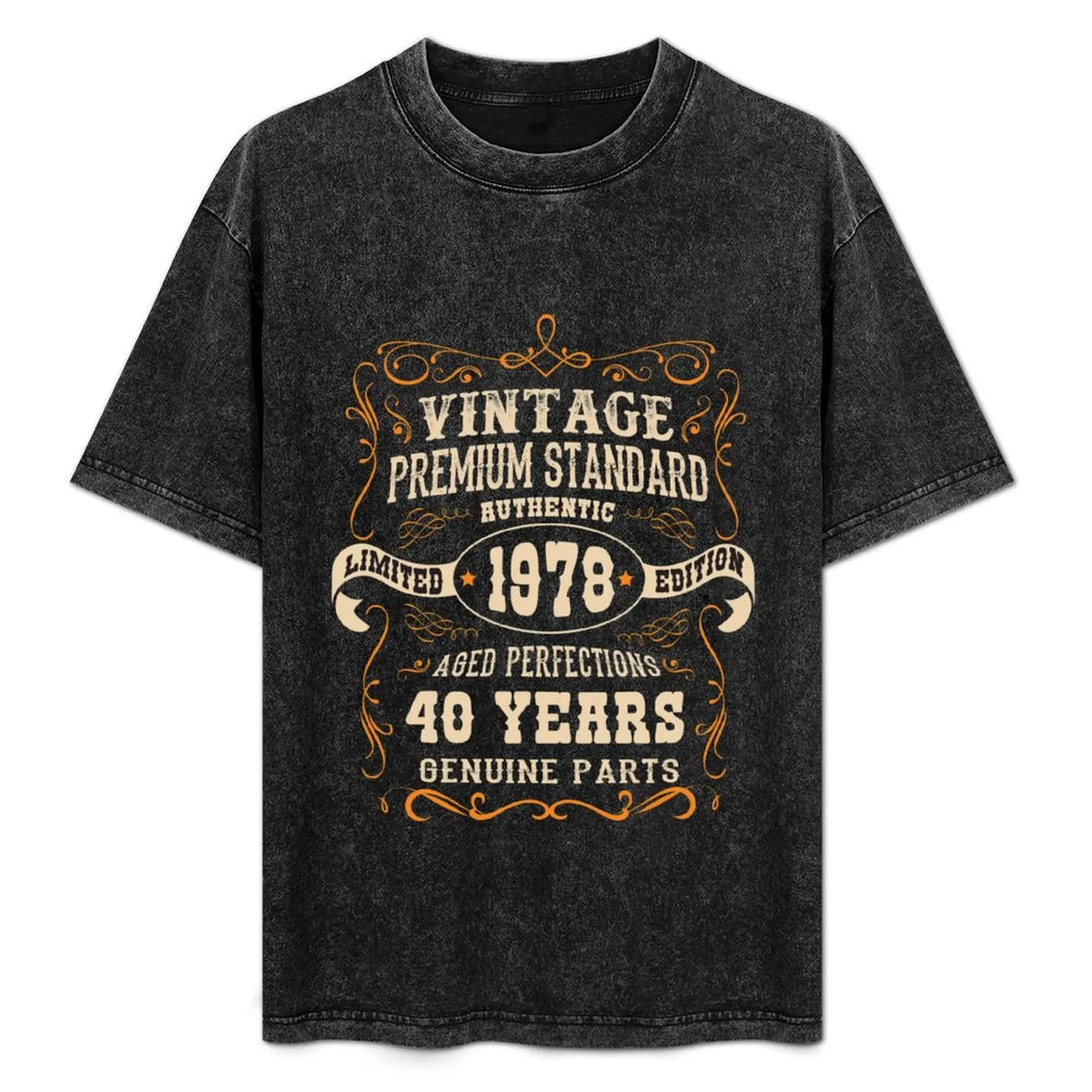 

Vintage 40th Birthday- Antique Made In 1978 T-Shirt Lightweight Casual Summer T-Shirt