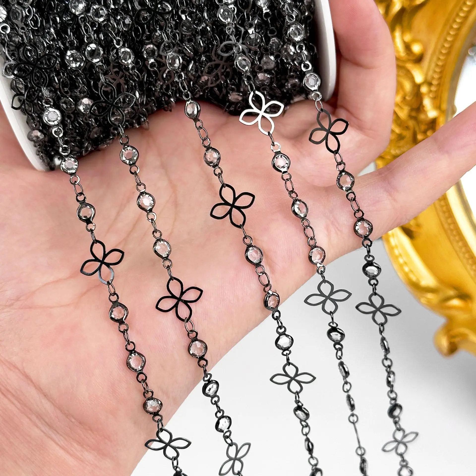 0,5/1/2M Exquisite Vintage-Blumen-Hohlkette mit Glasrhinestonen für Schmuckherstellung DIY Halsketten Armbänder Zubehör