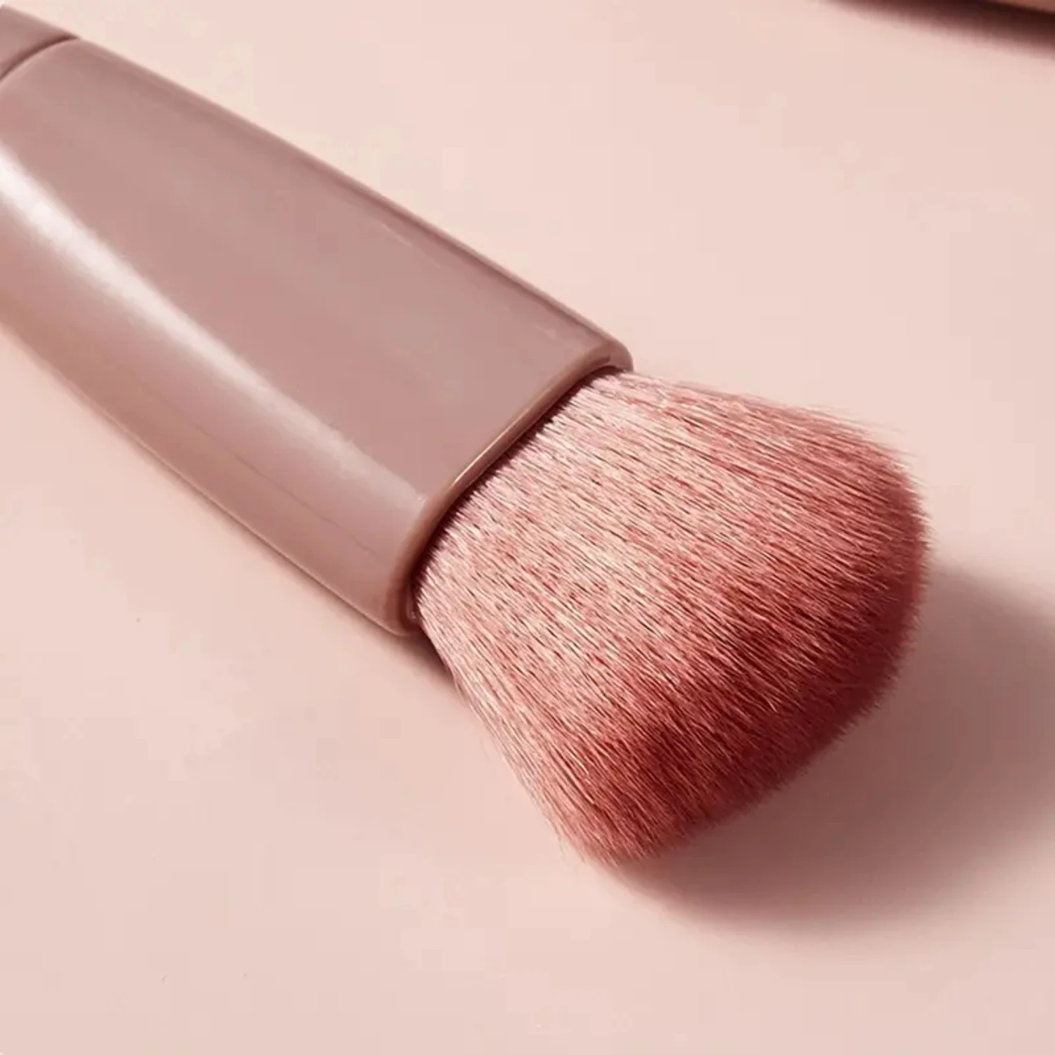 Mini kit de pincéis cosméticos de lã de fibra macia delicada portátil-5 peças conjunto de pincéis de maquiagem com espelho de maquiagem e caixa de armazenamento. Perfeito