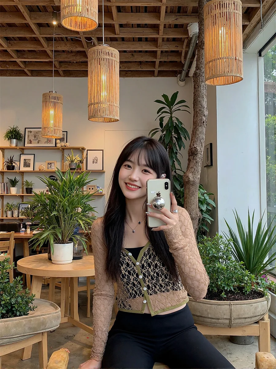 Camisas blancas para mujer, blusas de encaje con agujeros y cuello en V con botones frontales, ajustadas, elegantes, sencillas, básicas, minimalistas, a la moda