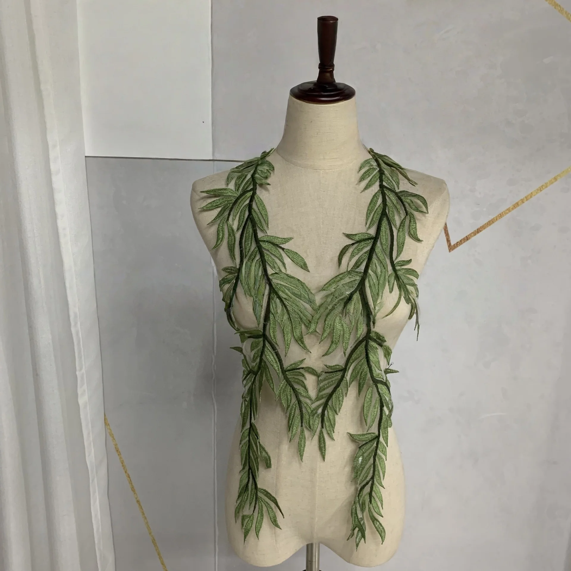 DIY Embroidered Floral Leaf Appliqued Flat Embroidered Lace Fabric Large Flower Trims for Wedding Dress Decoration Accessories