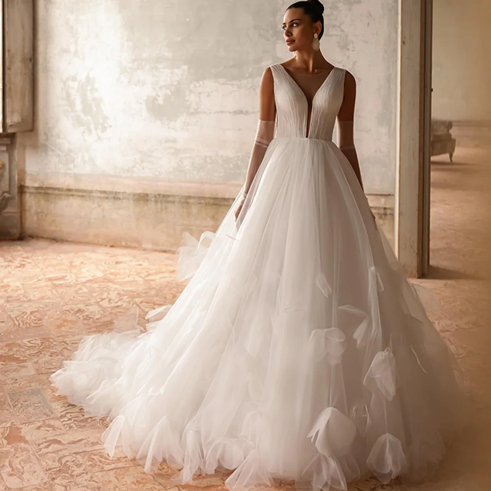 

Dreamy Tulle A-Line Robe de mariée Charming Deep V-neck Sleeveless Customized Wedding Dress Fashion Lace Up Back Bridal Gowns