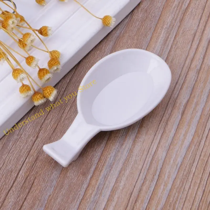 J60a Spoon Form Tray Contains