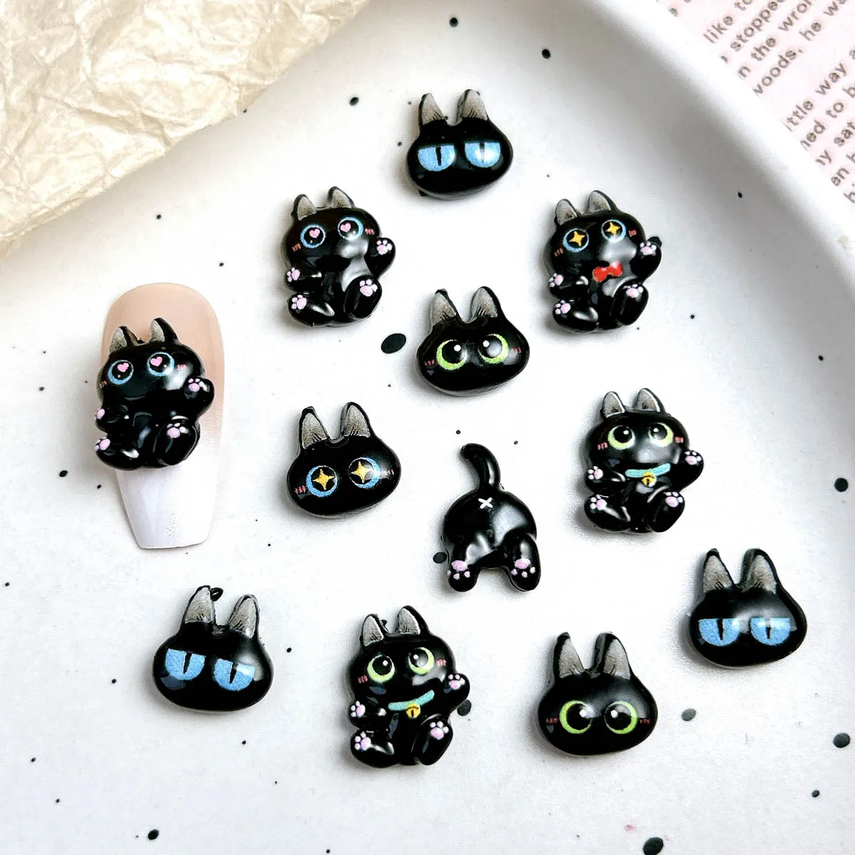 30 Uds. De decoraciones artísticas para uñas de resina de gato negro Kawaii de dibujos animados, expresiones divertidas y luminosas creativas, dijes para uñas de gato, horquilla DIY para uñas