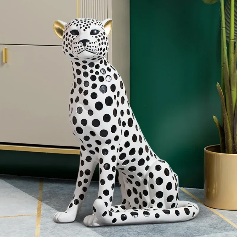 

Creative Lucky Leopard Floor-standing Ornaments, Art Sculptures and Crafts Next To The Sofa in The Living Room, Home Decoration