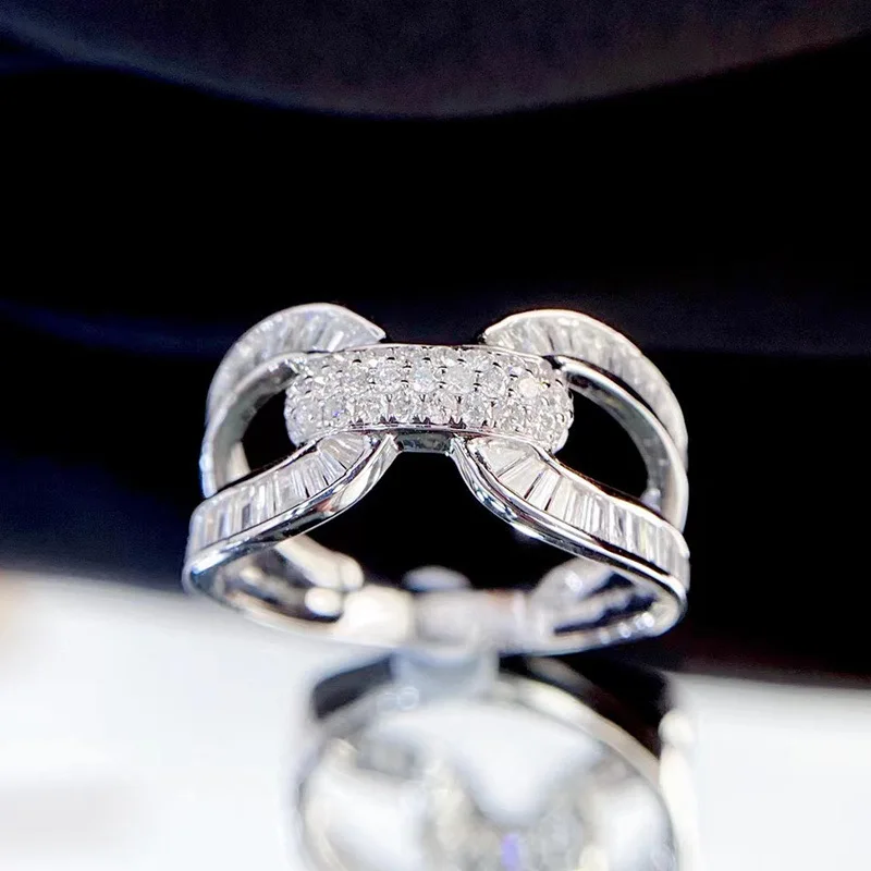 Huitan einzigartiges Design neue Ringe für Frauen Luxus Hochzeit Verlobung feier Zubehör mit Zirkonia funkelnden Dame Schmuck