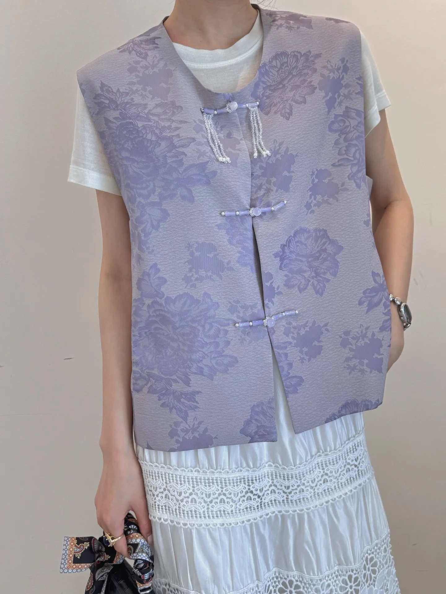 Colete Bordado Feminino MOSA Novo Estilo Chinês Primavera Verão 2026 Sem Mangas, Peça de Roupa Exterior com Toque Sofisticado...