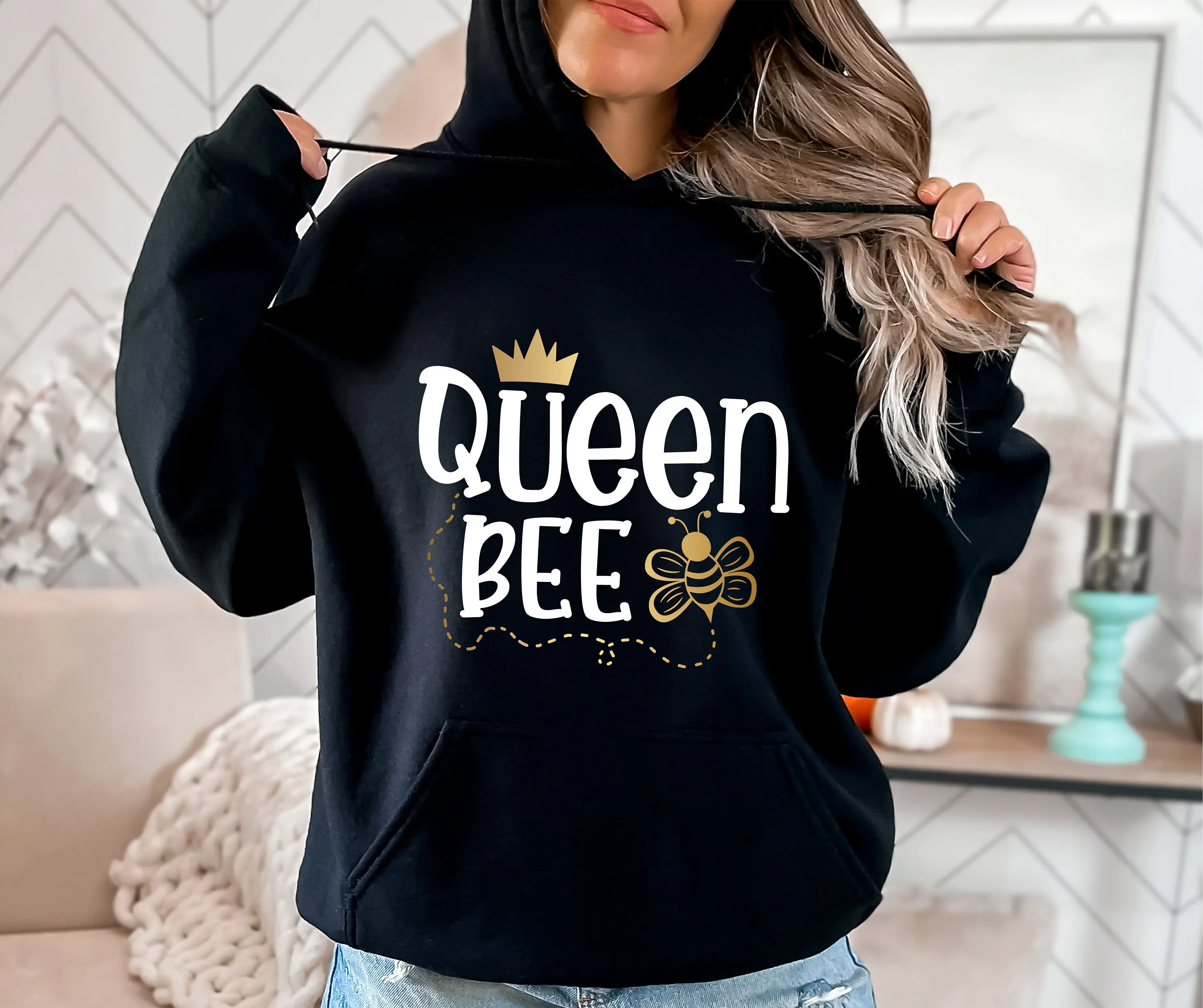 

Queen Bee Hoodie for Women Long Sleeve Sweatshirt Pullover Unisex Fashion Autumn and Winter Clothing Y2k Tops Streetwear