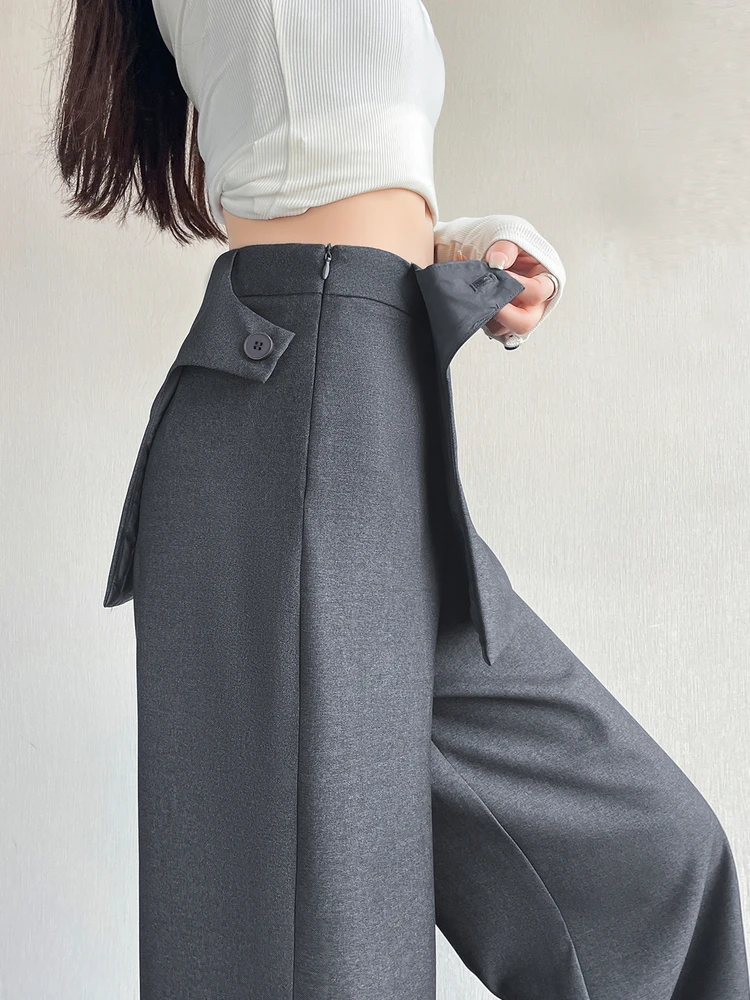 

Серые женские брюки-юбка с высокой талией, драпировкой и асимметричным кроем, прямые широкие штанины, весна-осень