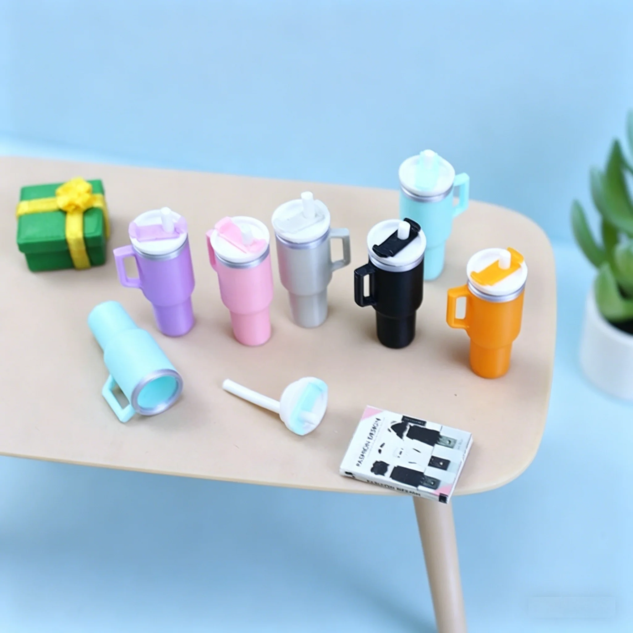 

Mini Insulated Water Cup for 1:12 Dollhouse, Home Scene Decoration