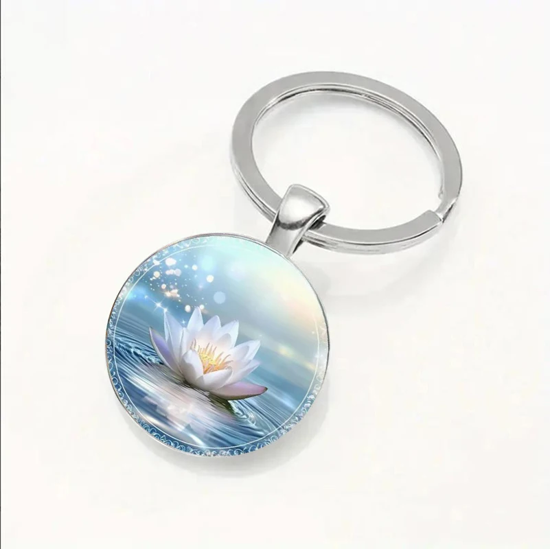 

The elegant lotus keychain, made of zinc alloy material, has a retro style and exquisite design with beautiful patterns. It is a