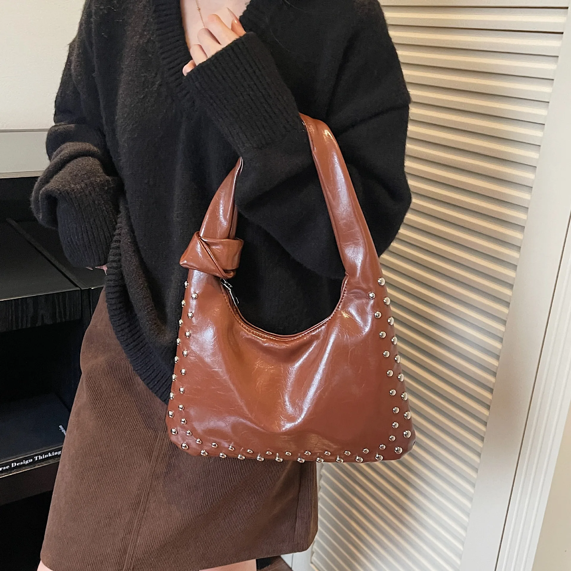 Cool Spice Girl Style Small Underarm Bag Female, New Autumn and Winter Retro Oblique Span Bag Large Capacity Handbag