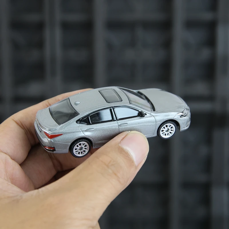 

CCA 1:64 Lexus ES300h модель автомобиля из сплава, украшение, мини-игрушечный автомобиль для мальчика, подарок можно подарить в подарок на день рождения друзьям