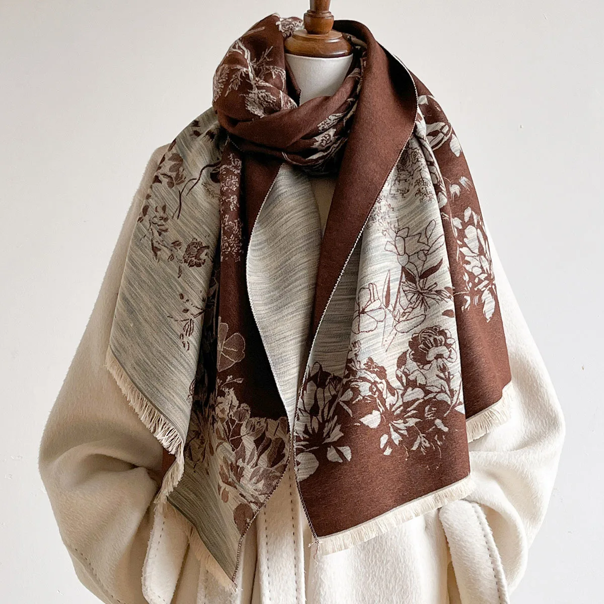 High Quality Elegant Retro Sketch Floral Cashmere Feel Scarf Ladies Oversized Fringed Shawl Wrap All Match With Winter