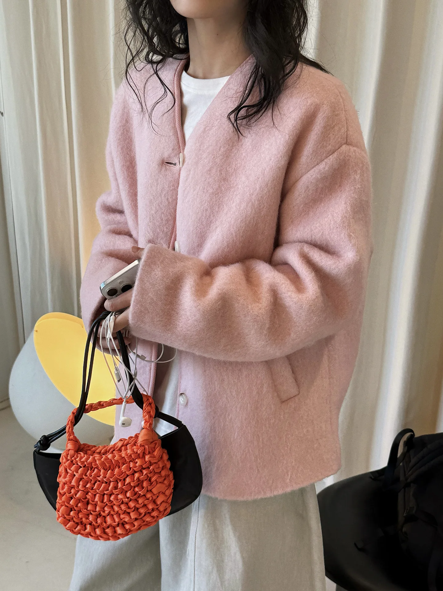 Winter new Korean style fashionable casual V-neck silhouette loose wool single-sided cotton jacket for women's commuting