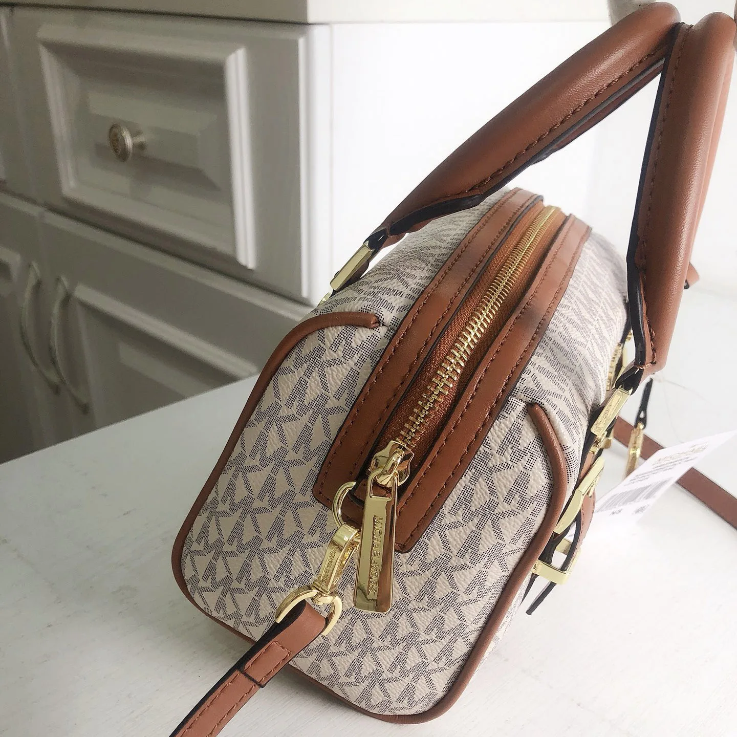 New Michael Kors Women Luxury Design Handbag High Quality Leisure Classic Crossbody Bag Travel Shoulder Bag Exquisite Lady Gift view 3