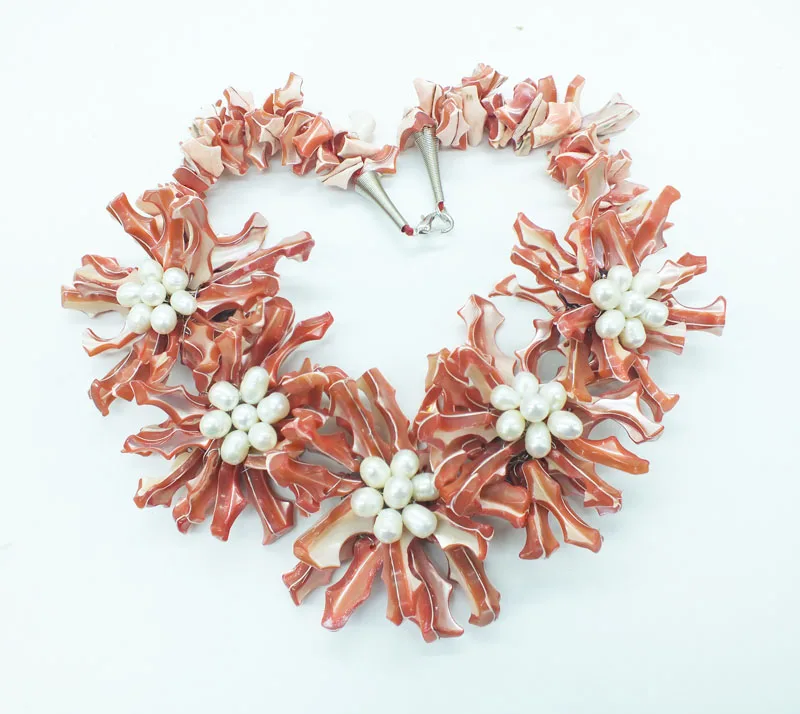 Newest design! Classic natural pink devil shell, pearl, flower necklace 20\