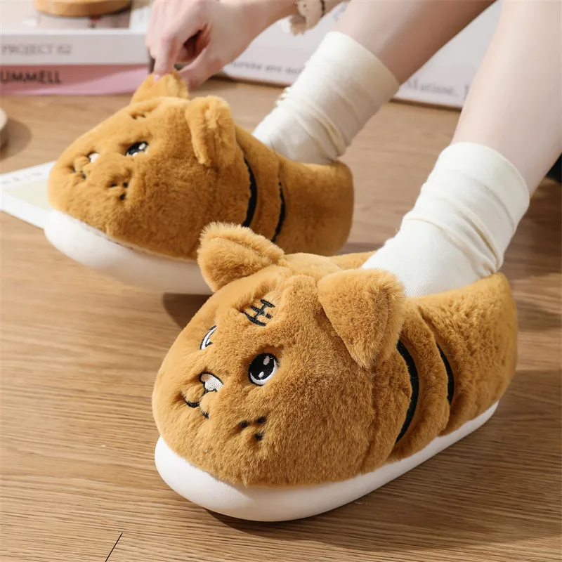 Lovely Frog Slippers Woman Slip-on Fur Slides Animal Rabbit Tiger Cat Panda Plush Slippers Home Winter Warm Furry Shoes