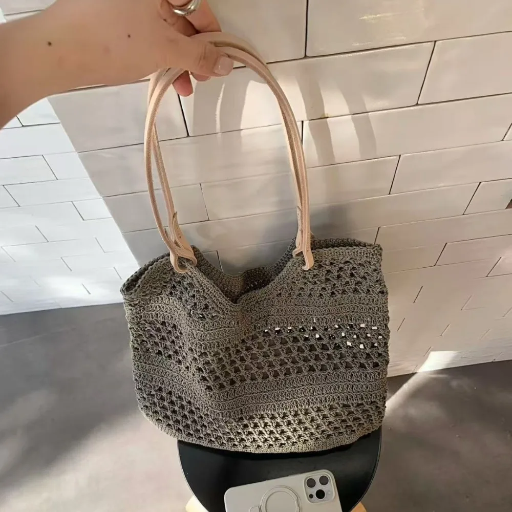 

2026 New Fashion Casual Vacation Style Straw Woven Women's Bag Large Capacity Zipper Texture Unique Tote Beach Shoulder Bag