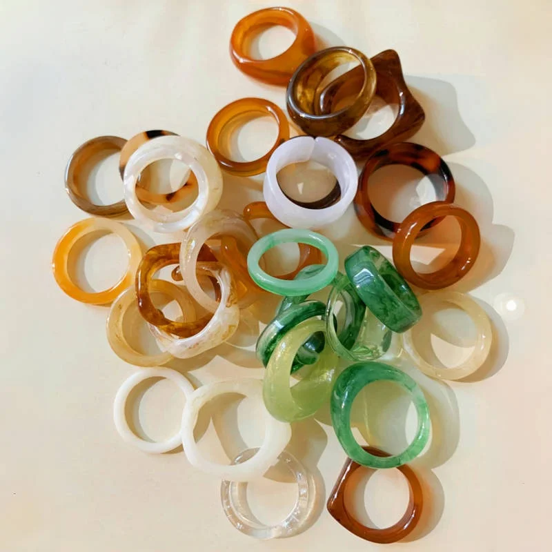 30 piece Bohemian retro acrylic resin ring combination set for women with personalized halo dyed dopamine wide face stacked ring