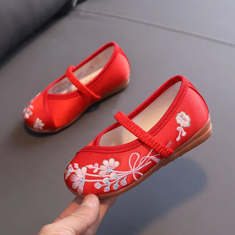 Hand-embroidered Chinese Style Cotton Cloth Shoes for Children Soft-soled Comfortable Flat Kids Shoes Girls Princess Shoes Red