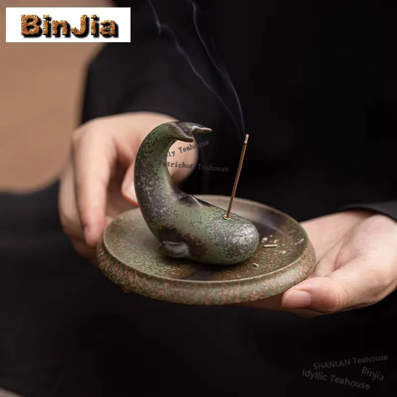Creative Whale Fragrance Insertion Ceramic Incense Burner Small Thread Aromatherapy Furnace Zen Censer Burner Holder Ornaments
