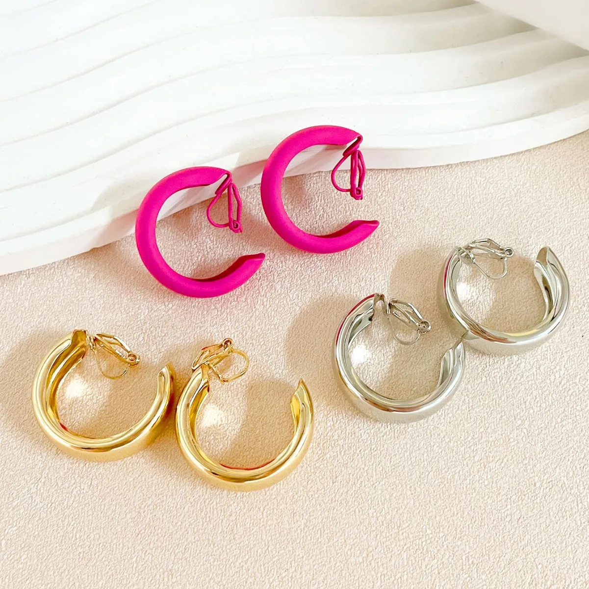 Vintage Smooth Gold…