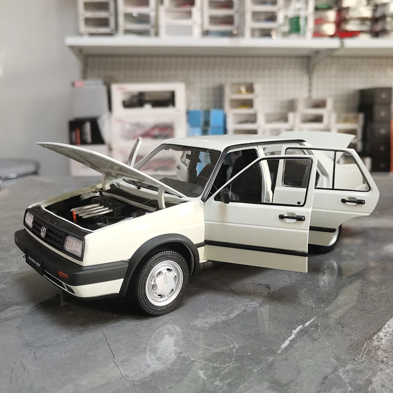 1:18 VW Jetta GT MK2 Alloy Classic Car Model Diecasts Metal Retro Car Vehicles Model Simulation Collection Kids Gifts Decoration