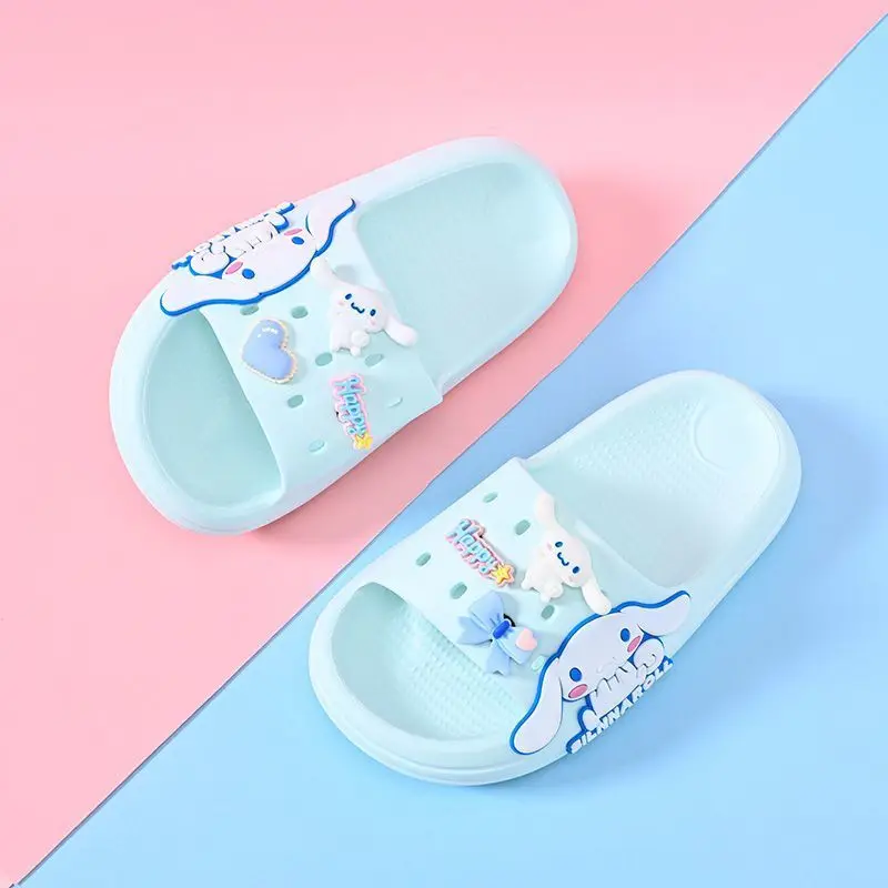 Sanrio Cinnamoroll модные тапочки с милым рисунком, домашние нескользящие легкие домашние сандалии для ванной комнаты, уличные тапочки для мальчиков и девочек