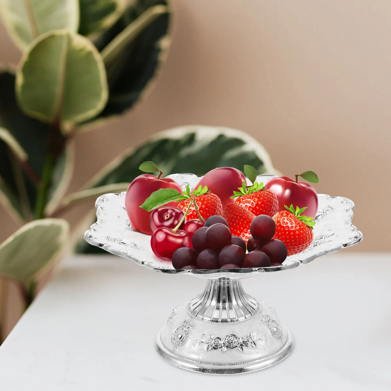 

Silver Zinc Alloy Fruit Plate Vintage Style Snack Serving Tray Decorative Candy Dessert Dish for Home Kitchen Party Use