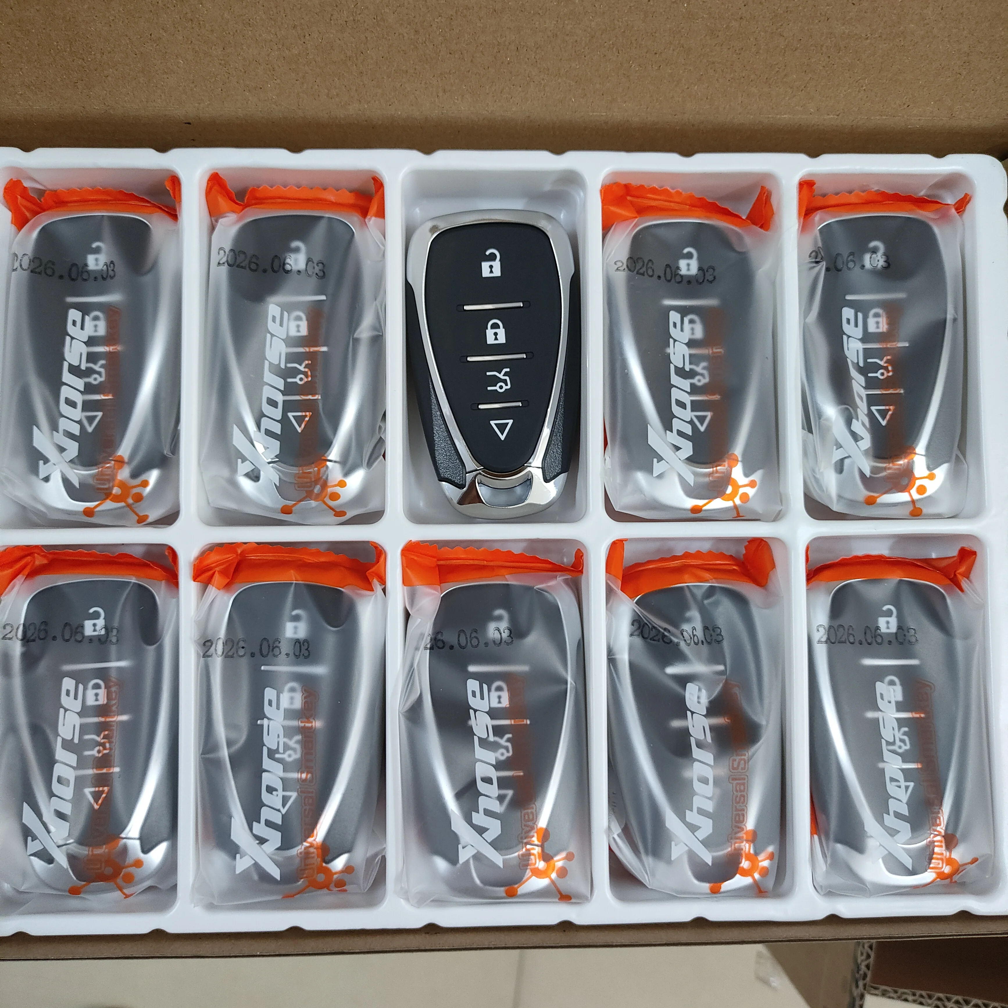 1/3/5PCS XHORSE XSCLN1EN for Chevrolet Style 2nd Generation Universal Remote Key 4 Buttons English Version Replace XSCL01EN